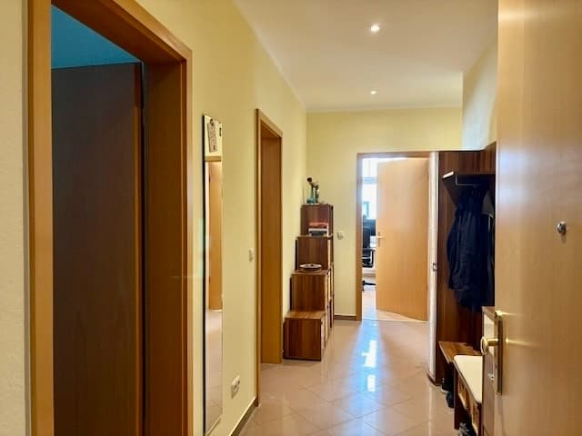 Stilvolle 3-Zimmer-Wohnung mit großem Balkon und Stellplatz ! – Vorschaubild 2