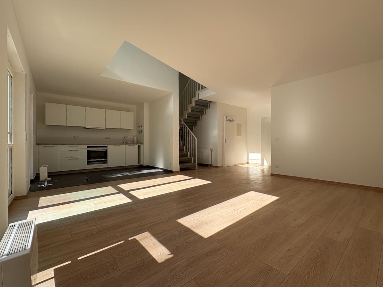 Exklusive Maisonette Wohnung mit Terrasse und TG-Stellplatz in Leubnitz-Neuostra ! – Vorschaubild 2