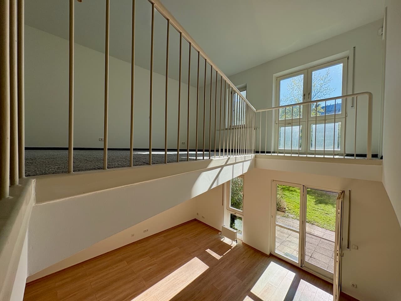 Exklusive Maisonette Wohnung mit Terrasse und TG-Stellplatz in Leubnitz-Neuostra ! – Immobilie zum Kauf in Dresden bei EdelWert Immobilien