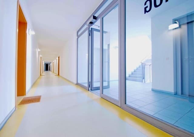 Drei Zimmer mit Blick über Striesen ! – Vorschaubild 2