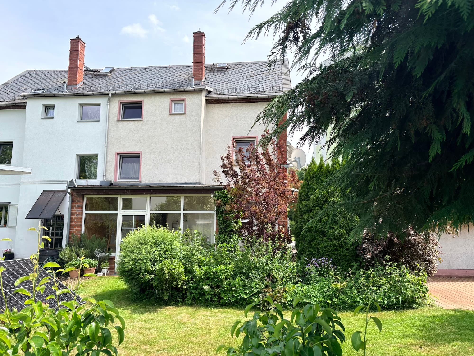 Doppelhaushälfte mit tollem Garten ! – Immobilie zum Kauf in Dresden bei EdelWert Immobilien