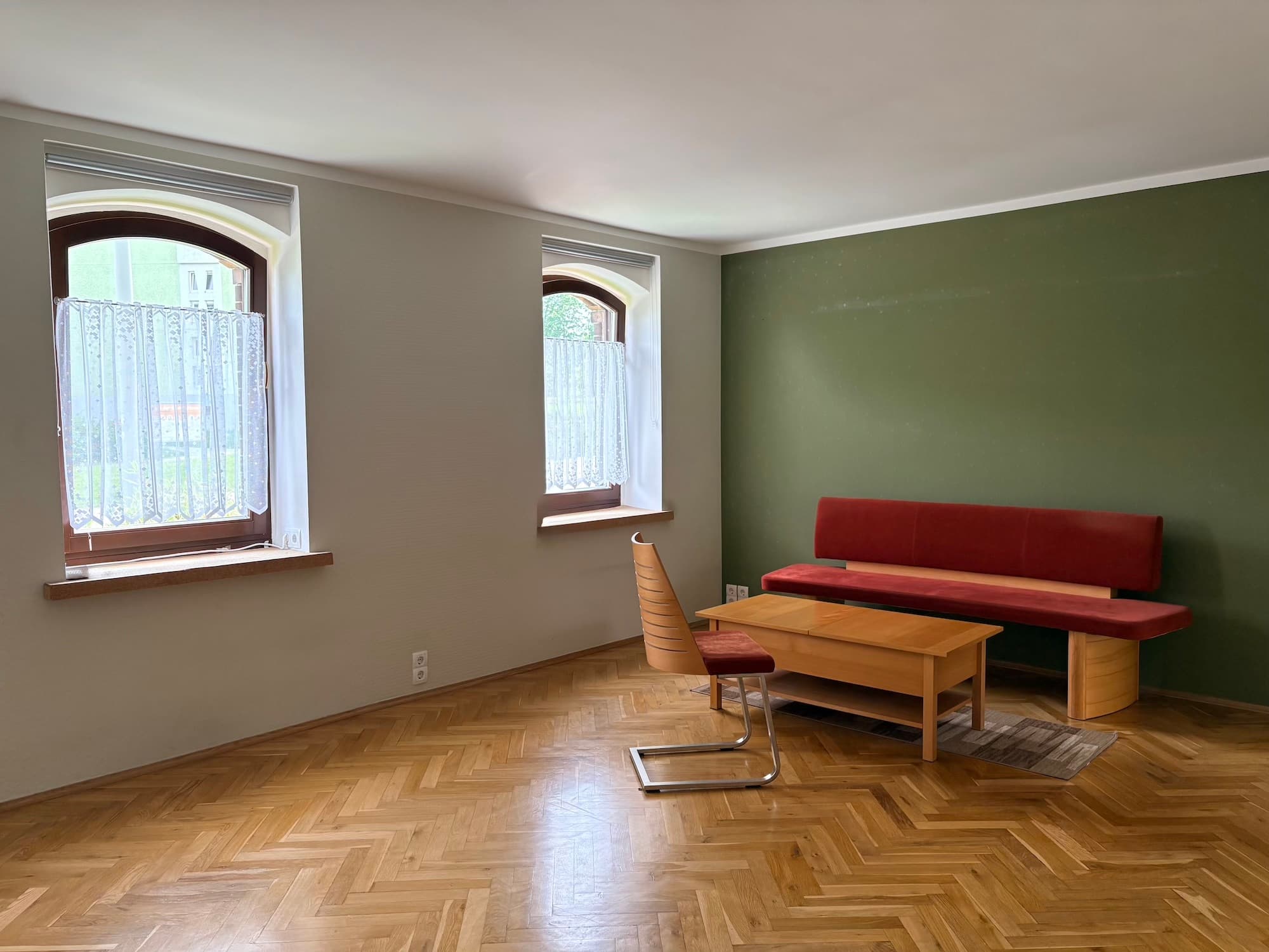 Doppelhaushälfte mit tollem Garten ! – Vorschaubild 2